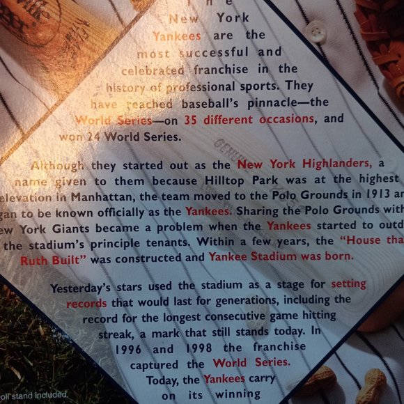 1999 Limited Edition New York Yankee Barbie (please read below) - Picture 3 of 5